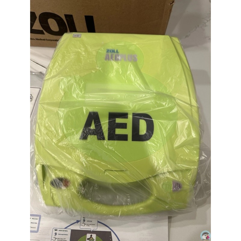 Zoll AED Plus Automatic Defibrillator with Pads Batteries and Carry Case