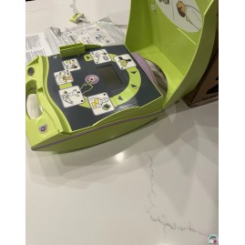 Zoll AED Plus Automatic Defibrillator with Pads Batteries and Carry Case